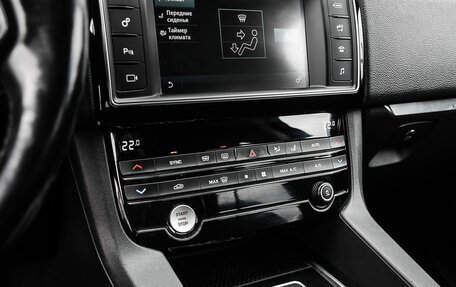 Jaguar F-Pace, 2017 год, 2 600 000 рублей, 24 фотография