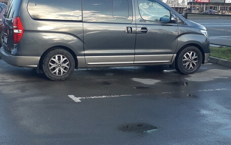 Hyundai H-1 II рестайлинг, 2020 год, 2 990 000 рублей, 5 фотография