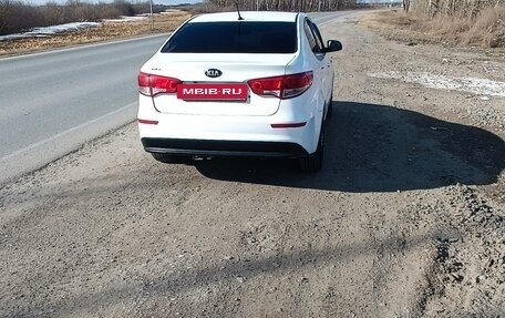 KIA Rio III рестайлинг, 2016 год, 1 100 000 рублей, 3 фотография