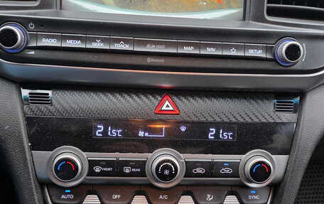 Hyundai Elantra VI рестайлинг, 2019 год, 1 450 000 рублей, 10 фотография