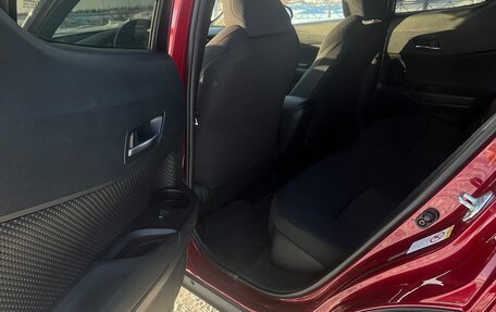 Toyota C-HR I рестайлинг, 2017 год, 2 050 000 рублей, 9 фотография