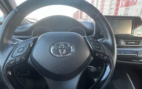 Toyota C-HR I рестайлинг, 2017 год, 2 050 000 рублей, 14 фотография