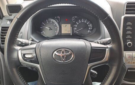 Toyota Land Cruiser Prado 150 рестайлинг 2, 2021 год, 5 300 000 рублей, 3 фотография