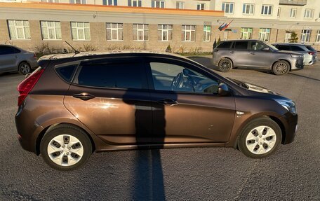 Hyundai Solaris II рестайлинг, 2015 год, 1 050 000 рублей, 3 фотография