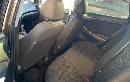 Hyundai Solaris II рестайлинг, 2015 год, 1 050 000 рублей, 8 фотография