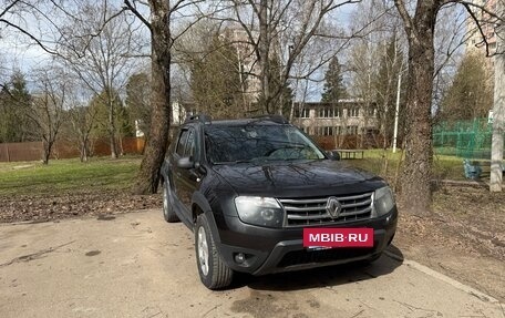 Renault Duster I рестайлинг, 2014 год, 670 000 рублей, 2 фотография