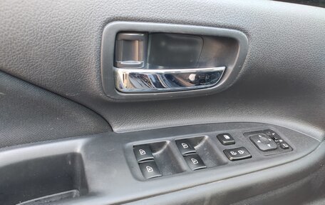 Mitsubishi Outlander III рестайлинг 3, 2021 год, 2 730 000 рублей, 9 фотография