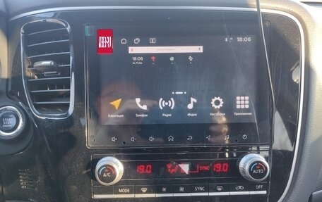 Mitsubishi Outlander III рестайлинг 3, 2021 год, 2 730 000 рублей, 11 фотография