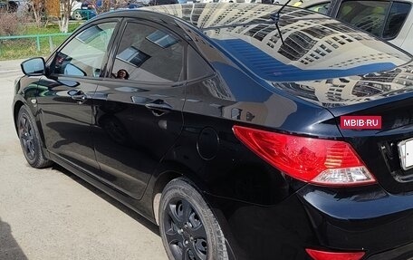 Hyundai Solaris II рестайлинг, 2013 год, 700 000 рублей, 6 фотография