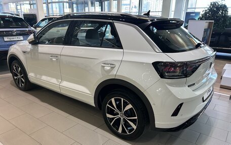 Volkswagen T-Roc I, 2025 год, 3 895 000 рублей, 2 фотография
