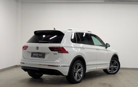 Volkswagen Tiguan II, 2019 год, 2 900 000 рублей, 2 фотография