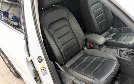 Volkswagen Tiguan II, 2019 год, 2 900 000 рублей, 18 фотография