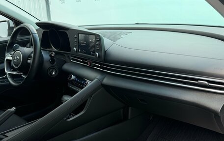 Hyundai Elantra, 2021 год, 2 095 000 рублей, 22 фотография