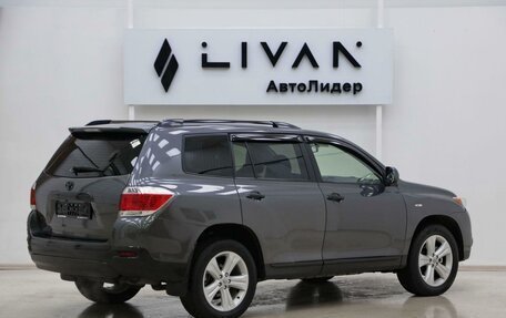 Toyota Highlander III, 2010 год, 1 565 000 рублей, 2 фотография