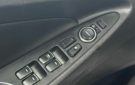 Hyundai Sonata VI, 2011 год, 1 099 000 рублей, 16 фотография