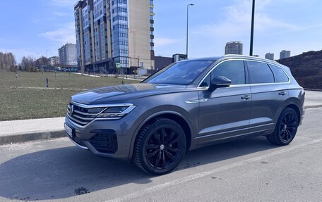 Volkswagen Touareg III, 2018 год, 4 990 000 рублей, 3 фотография