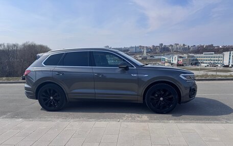 Volkswagen Touareg III, 2018 год, 4 990 000 рублей, 4 фотография
