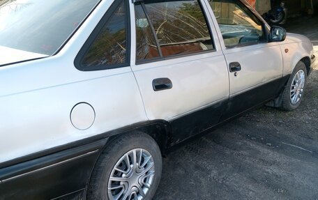 Daewoo Nexia I рестайлинг, 2000 год, 250 000 рублей, 3 фотография