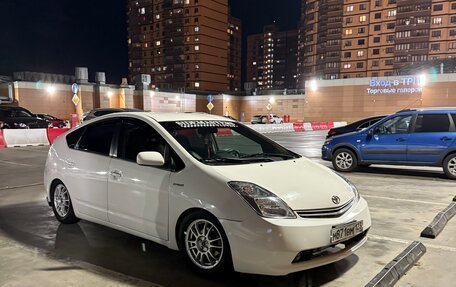 Toyota Prius, 2008 год, 800 000 рублей, 2 фотография