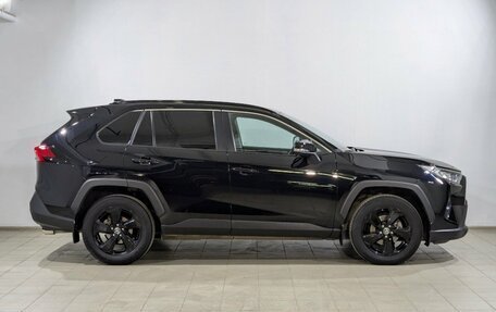 Toyota RAV4, 2021 год, 3 300 000 рублей, 11 фотография