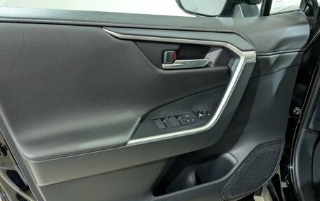 Toyota RAV4, 2021 год, 3 300 000 рублей, 22 фотография