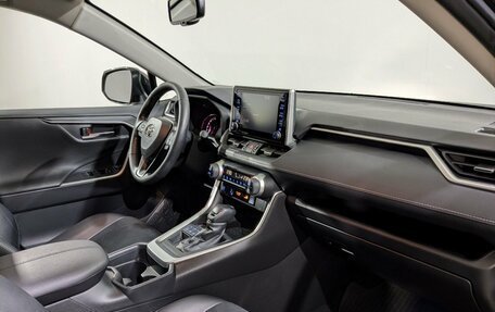 Toyota RAV4, 2021 год, 3 300 000 рублей, 15 фотография