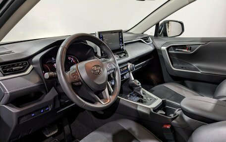 Toyota RAV4, 2021 год, 3 300 000 рублей, 27 фотография