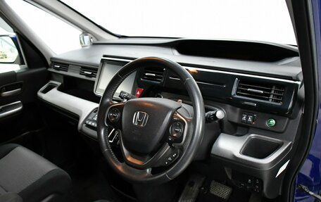 Honda Stepwgn IV, 2017 год, 1 925 000 рублей, 12 фотография