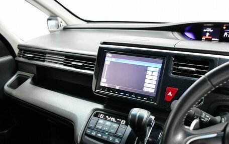 Honda Stepwgn IV, 2017 год, 1 925 000 рублей, 16 фотография