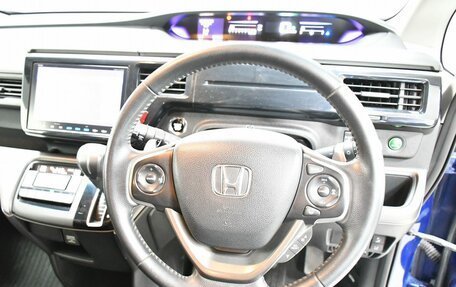 Honda Stepwgn IV, 2017 год, 1 925 000 рублей, 14 фотография