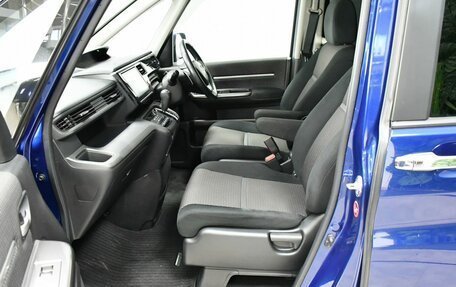 Honda Stepwgn IV, 2017 год, 1 925 000 рублей, 25 фотография