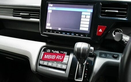 Honda Stepwgn IV, 2017 год, 1 925 000 рублей, 15 фотография