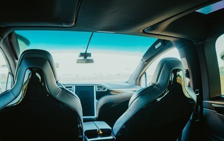 Tesla Model X I, 2016 год, 3 900 000 рублей, 27 фотография