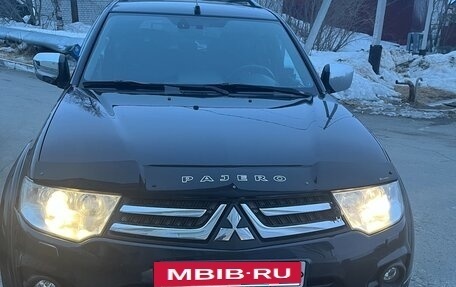 Mitsubishi Pajero Sport II рестайлинг, 2014 год, 2 300 000 рублей, 2 фотография