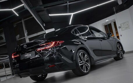 Toyota Camry, 2024 год, 3 850 000 рублей, 10 фотография