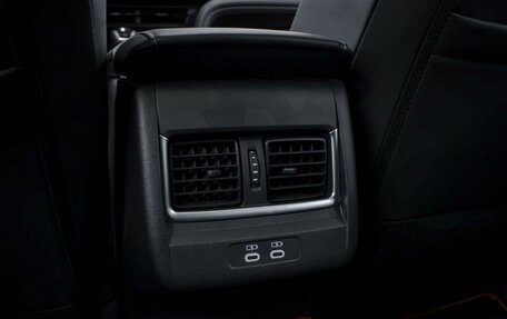 Toyota Camry, 2024 год, 3 850 000 рублей, 28 фотография