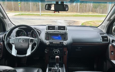 Toyota Land Cruiser Prado 150 рестайлинг 2, 2015 год, 3 850 000 рублей, 10 фотография