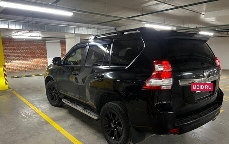 Toyota Land Cruiser Prado 150 рестайлинг 2, 2015 год, 3 850 000 рублей, 7 фотография