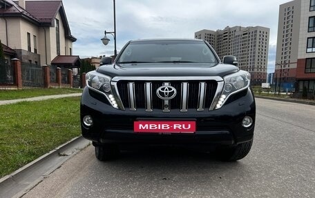 Toyota Land Cruiser Prado 150 рестайлинг 2, 2015 год, 3 850 000 рублей, 2 фотография