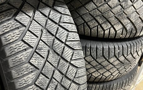 Toyota Land Cruiser Prado 150 рестайлинг 2, 2015 год, 3 850 000 рублей, 23 фотография