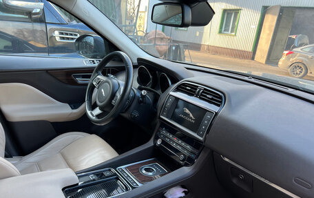 Jaguar F-Pace, 2017 год, 1 750 000 рублей, 6 фотография