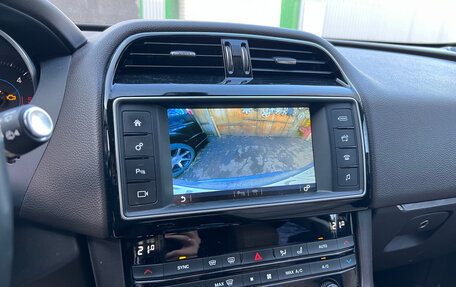 Jaguar F-Pace, 2017 год, 1 750 000 рублей, 10 фотография