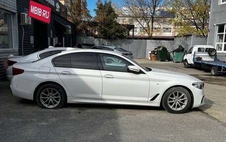 BMW 5 серия, 2019 год, 3 527 100 рублей, 2 фотография