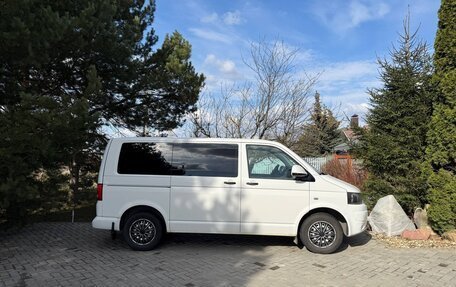 Volkswagen Caravelle T5, 2013 год, 1 600 000 рублей, 4 фотография