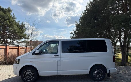 Volkswagen Caravelle T5, 2013 год, 1 600 000 рублей, 7 фотография