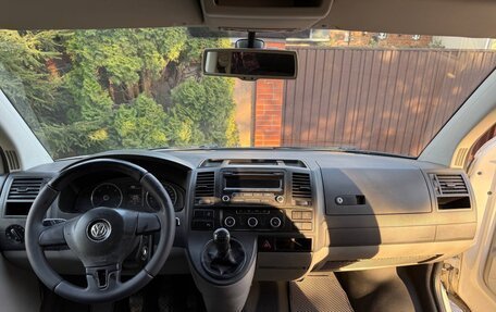 Volkswagen Caravelle T5, 2013 год, 1 600 000 рублей, 11 фотография