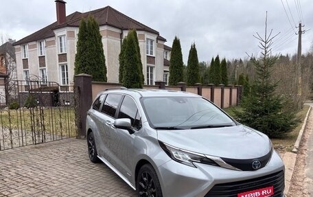 Toyota Sienna, 2020 год, 3 850 000 рублей, 1 фотография