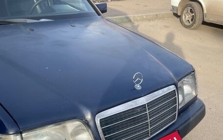 Mercedes-Benz W124, 1989 год, 250 000 рублей, 1 фотография