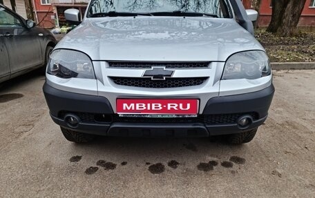 Chevrolet Niva I рестайлинг, 2017 год, 850 000 рублей, 1 фотография