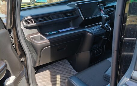 Honda Stepwgn IV, 2019 год, 2 620 000 рублей, 5 фотография